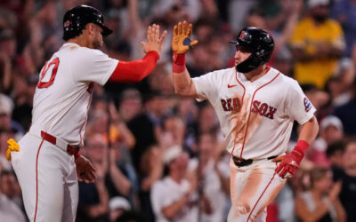 Durbin conecta un jonrón para romper el empate en la victoria de los Red Sox por 6-3 sobre los Yankees.