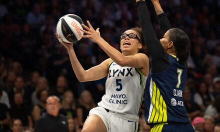 La novata Olivia Miles anota 24 puntos y Lynx superan a Wings 100-76 para conseguir su octava victoria consecutiva.