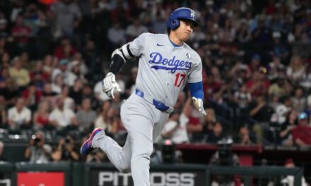 Ohtani sigue imparable, Freeman conecta un jonrón de dos carreras y los Dodgers vencen a los D-backs 6-5.