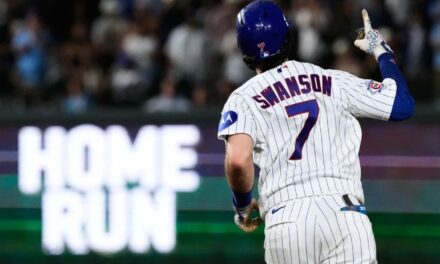 Dansby Swanson pega 2 de los 5 jonrones y Cubs vencen 9-7 a Padres