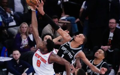 Los Knicks completan una remontada histórica tras ir perdiendo por 29 puntos y vencen a los Spurs 107-106 para ponerse 3-1 arriba en las Finales de la NBA.