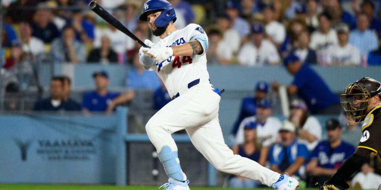 Dodgers remontan una desventaja inicial de 6 carreras y ganan 12-7 para extender la racha de derrotas de los Padres.