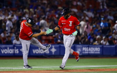 Toros se lleva la serie en dramático duelo de extra innings en Jalisco