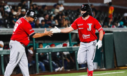 Toros inicia con dominante triuinfo su serie en Saltillo