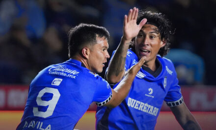 Gallos se impone a Pachuca 