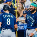 El jonrón de dos carreras de Dominic Canzone en la octava entrada da la victoria a Mariners sobre los Dodgers por 7-6.