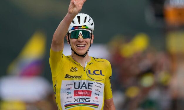 Pogacar ataca en la subida final, gana la 14ta etapa del Tour de Francia y amplía su ventaja general