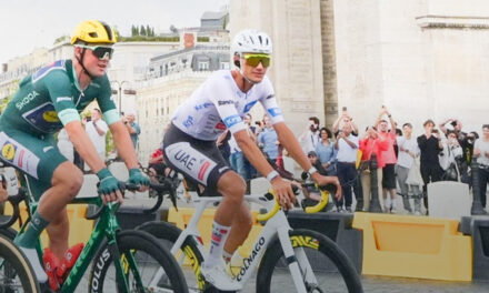 Isaac del Toro sube al podio del Tour de Francia y se consagra como el mejor ciclista joven