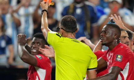Panel de reglas dice que fue errónea la expulsión de Embolo ante Argentina en cuartos del Mundial