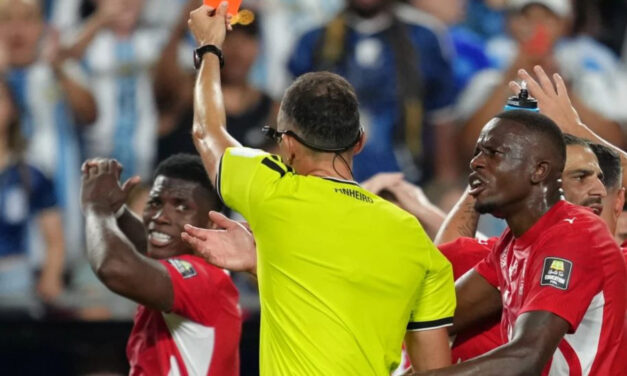Panel de reglas dice que fue errónea la expulsión de Embolo ante Argentina en cuartos del Mundial