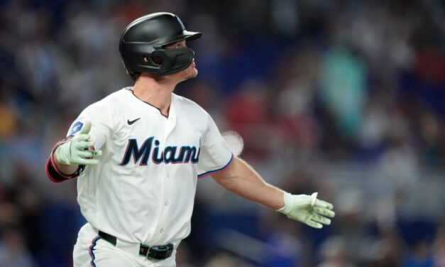 Marlins derrotan a los Phillies 8-6.