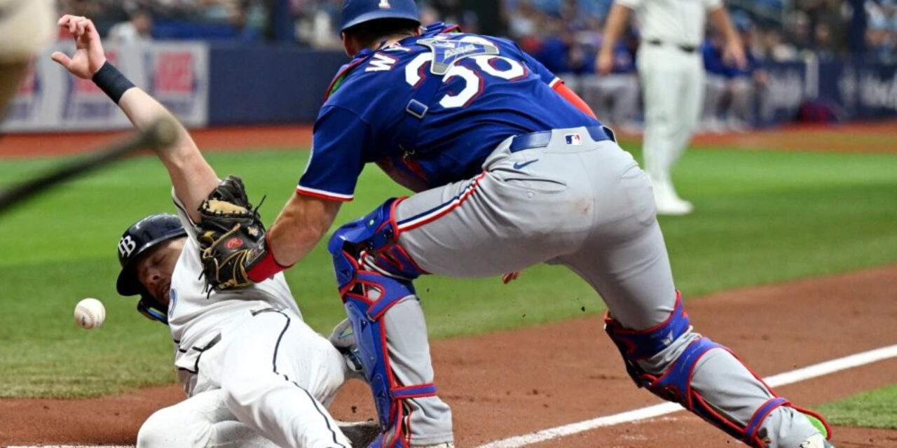 Jonrón de Cedric Mullins en la 8VA entrada impulsa a Rays sobre Rangers en victoria 3-2