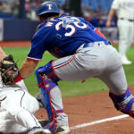 Jonrón de Cedric Mullins en la 8VA entrada impulsa a Rays sobre Rangers en victoria 3-2