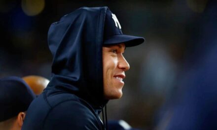Aaron Judge sigue esperando más estudios; sin novedades sobre la fractura por estrés en una costilla