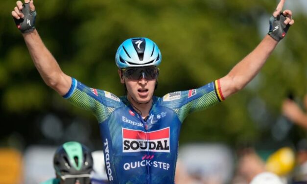 Merlier gana la etapa 8 del Tour mientras el favorito, Pogačar, conserva el maillot amarillo
