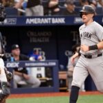 Ben Rice pega 2 jonrones y Yankees vencen 12-4 a los Rays para dividirse la serie