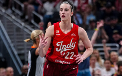 Caitlin Clark anotó 45 puntos y repartió 10 asistencias en triunfo del Fever ante Seattle