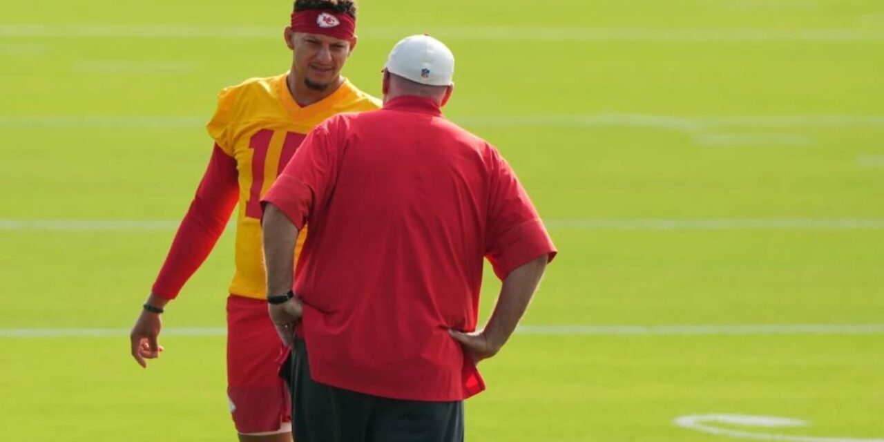 Reinicio en Kansas City: Andy Reid trae temprano a novatos y QB de Chiefs tras 6-11