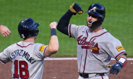 El jonrón de dos carreras de Bart ayuda a Atlanta a ganar 3-0 a Piratas.