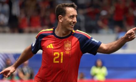 España despacha 3-0 a Austria y pasar a octavos del Mundial