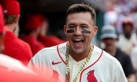 Nootbaar y Liberatore impulsan a los Cardenales a vencer 4-1 a los Bravos