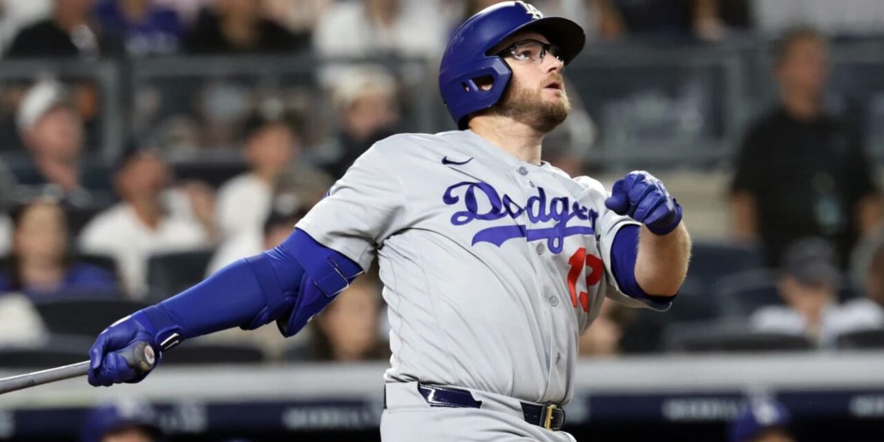 Max Muncy conecta un jonrón de dos carreras ante Gerrit Cole en la séptima entrada para darle la victoria a los Dodgers sobre los Yankees por 2-1