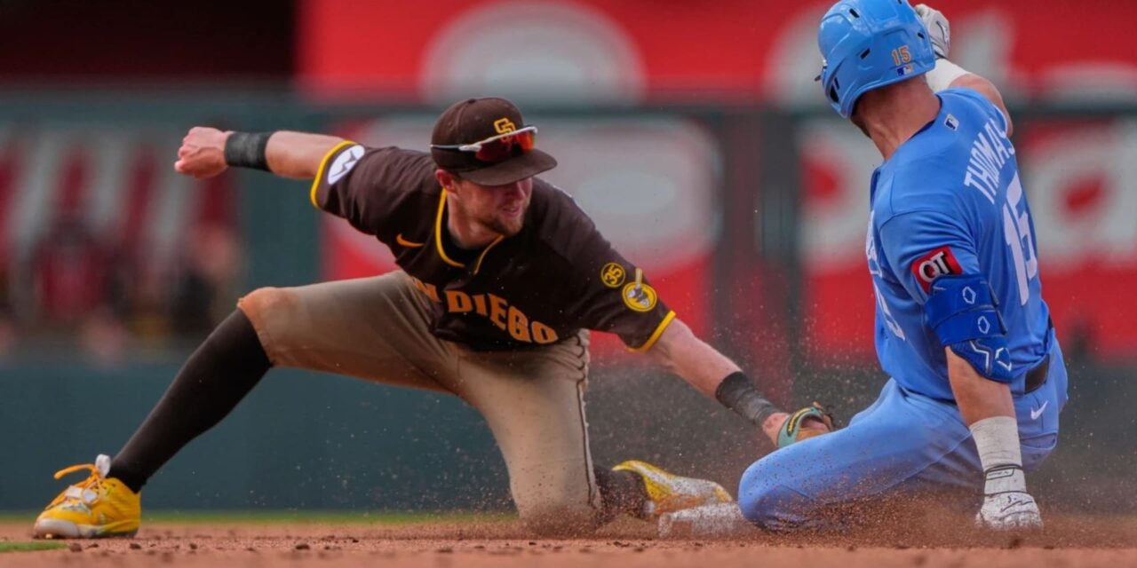 Salvador Pérez y Lane Thomas conectaron jonrones de dos carreras, los Royals vencieron a los Padres 6-1.