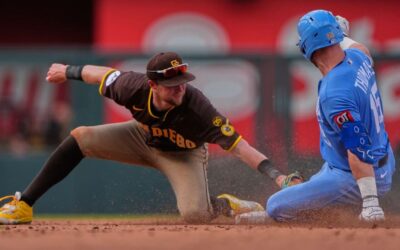 Salvador Pérez y Lane Thomas conectaron jonrones de dos carreras, los Royals vencieron a los Padres 6-1.