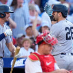 Wells y Domínguez conectan jonrón y Yankees vencen 3-1 a Filis