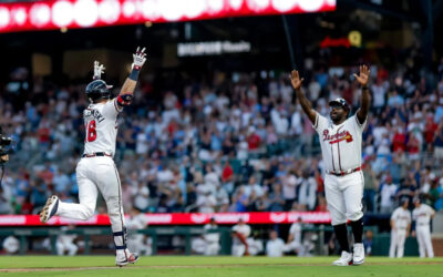 Los Bravos remontan una desventaja de 3 carreras para vencer a los Nacionales 5-4.