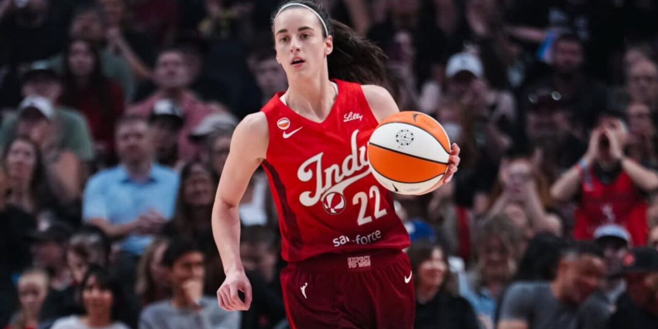 Clark sumó 26 puntos, 10 rebotes y 10 asistencias en la victoria de Indiana Fever sobre Portland Fire.