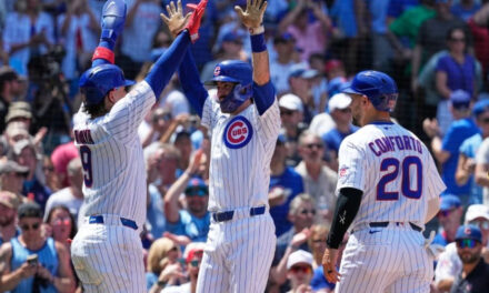 Dansby Swanson pega 3 jonrones y produce 8 carreras en paliza de Cubs 23-3 sobre Padres