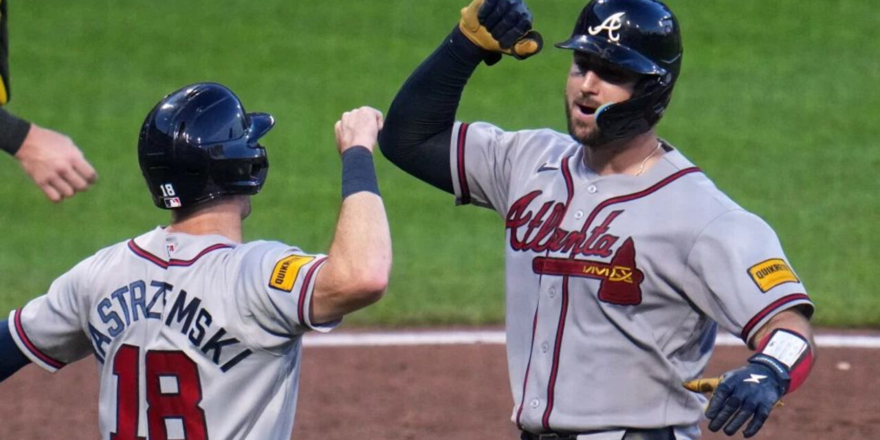 Mike Yastrzemski pega grand slam en triunfo 10-5 de Bravos sobre Piratas