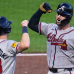 Mike Yastrzemski pega grand slam en triunfo 10-5 de Bravos sobre Piratas