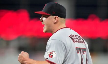 Guardianes vencen 3-2 a Marlins con 6 sólidas entradas de Parker Messick