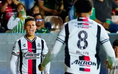 Atlas le pega de visita al León