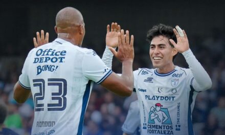 Pumas debuta con un revés en casa tras caer 3-0 ante Pachuca 
