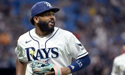 Junior Caminero conecta su jonrón número 28 y los Rays batean 4 jonrones en la victoria por 7-2 sobre los Marineros.