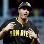 Machado conecta dos jonrones, Tatis batea el jonrón más largo de la temporada para guiar a los Padres a una victoria de 8-3 sobre los Bravos.