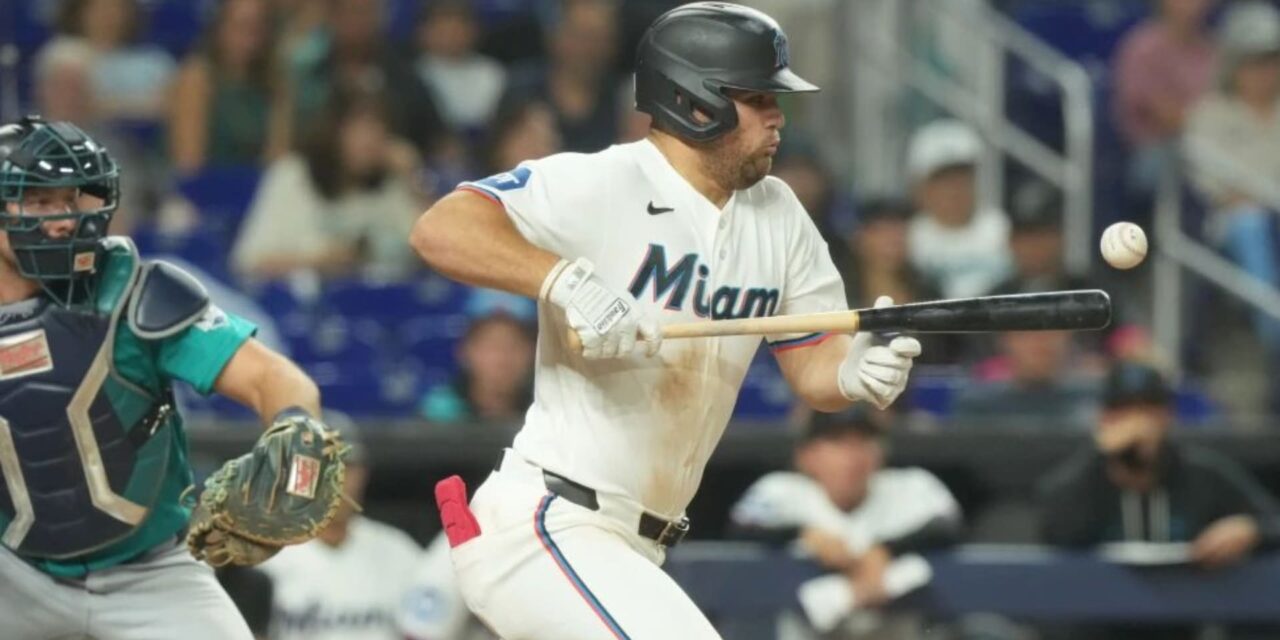 Jakob Marsee pega sencillo profundo decisivo en la 10ma y Marlins vencen 6-5 a Marineros