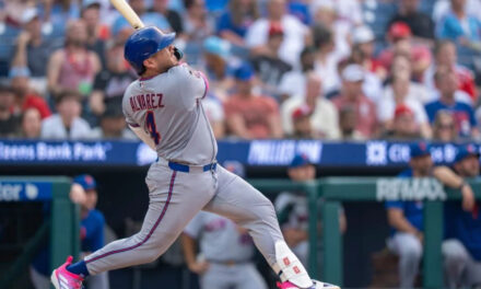 Francisco Álvarez pega 2 jonrones y Mets vencen 4-1 a Filis