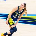 Bueckers anotó 25 puntos y salió del partido al final del cuarto periodo, mientras que los Wings vencieron a los Sparks por 90-82.