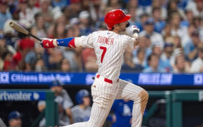 Turner compensa fallos defensivos con 2 HR y 5 impulsadas en triunfo de Filis ante Dodgers