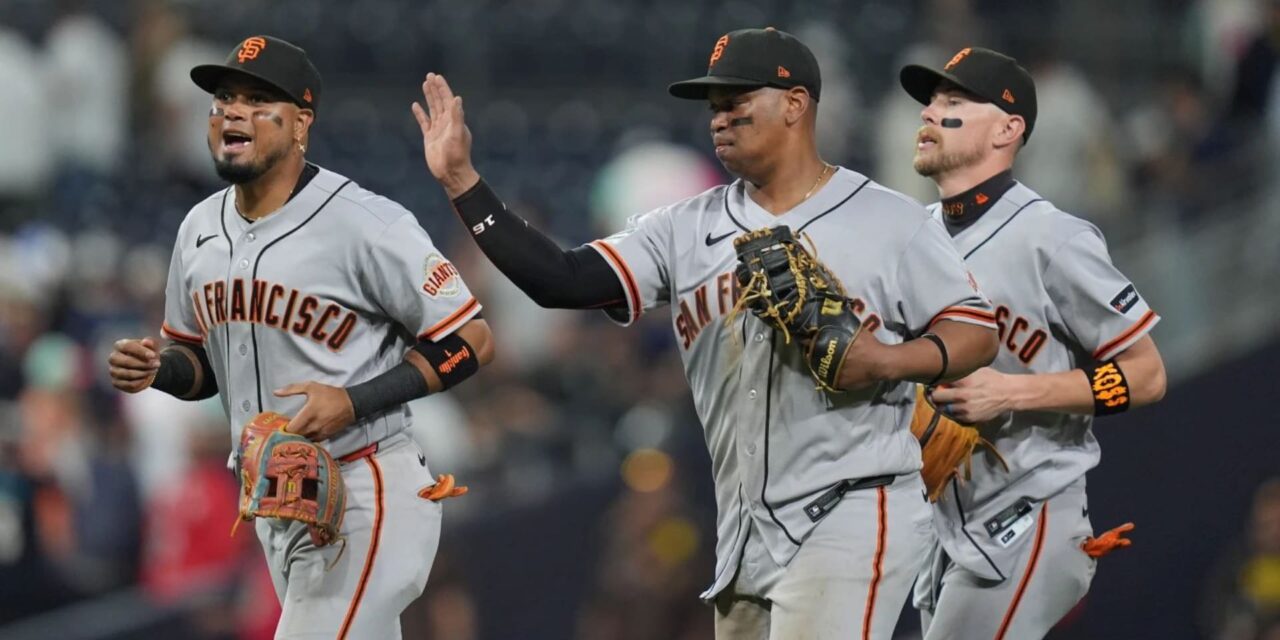 El novato Susac conecta otro jonrón, Ray gana su séptima decisión consecutiva y los Giants vencen a los Padres 4-1.