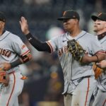 El novato Susac conecta otro jonrón, Ray gana su séptima decisión consecutiva y los Giants vencen a los Padres 4-1.