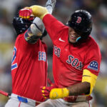 Rafaela conecta un jonrón de dos carreras y los Red Sox vencen a los Dodgers por 9-4.