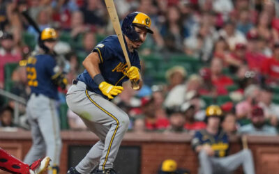 Los Brewers remontan ante los Cardinals 4-3 en una séptima entrada de 4 carreras.
