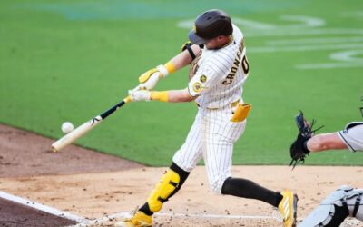 Jonrón de 3 carreras de Cronenworth impulsa a Padres a vencer 4-1 a Gallen y Diamondbacks
