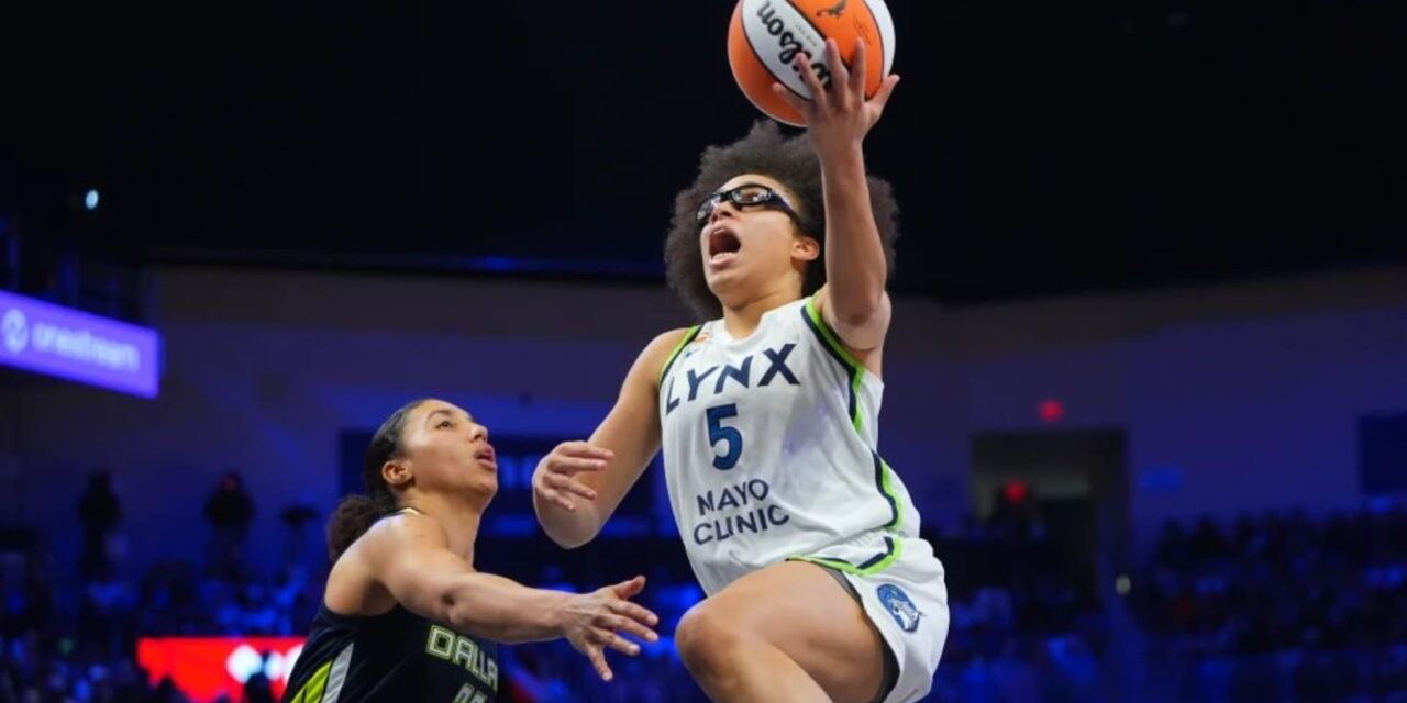 Kayla McBride y Olivia Miles brillaron en la victoria de las Lynx por 104-100 sobre las Mercury.