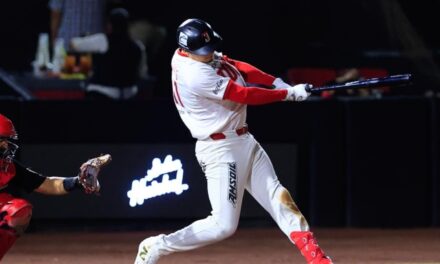 Se le escapa triunfo a los Toros en extra innings ante Caliente de Durango
